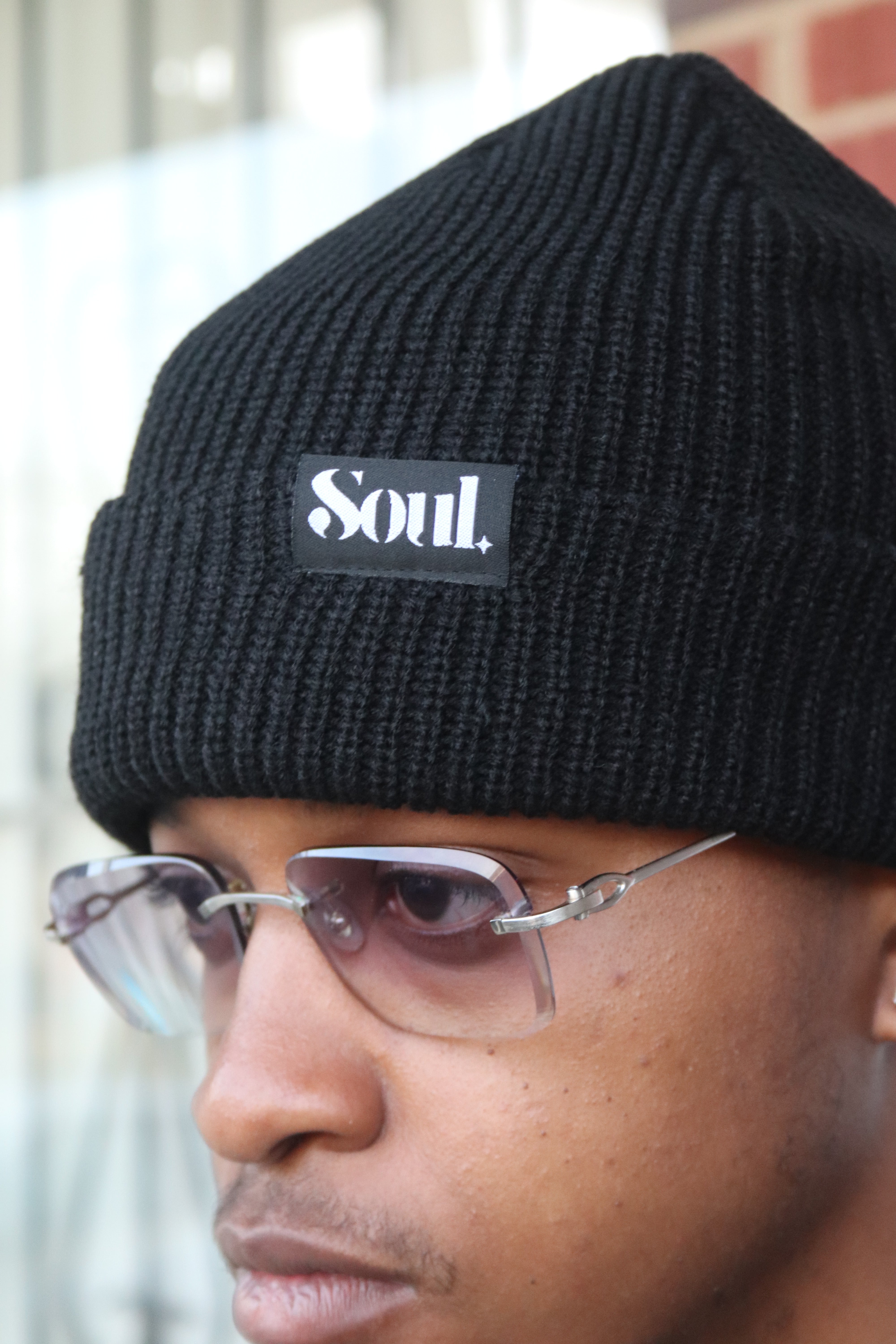 BLACK STRIPED SATIN LINED BEANIE